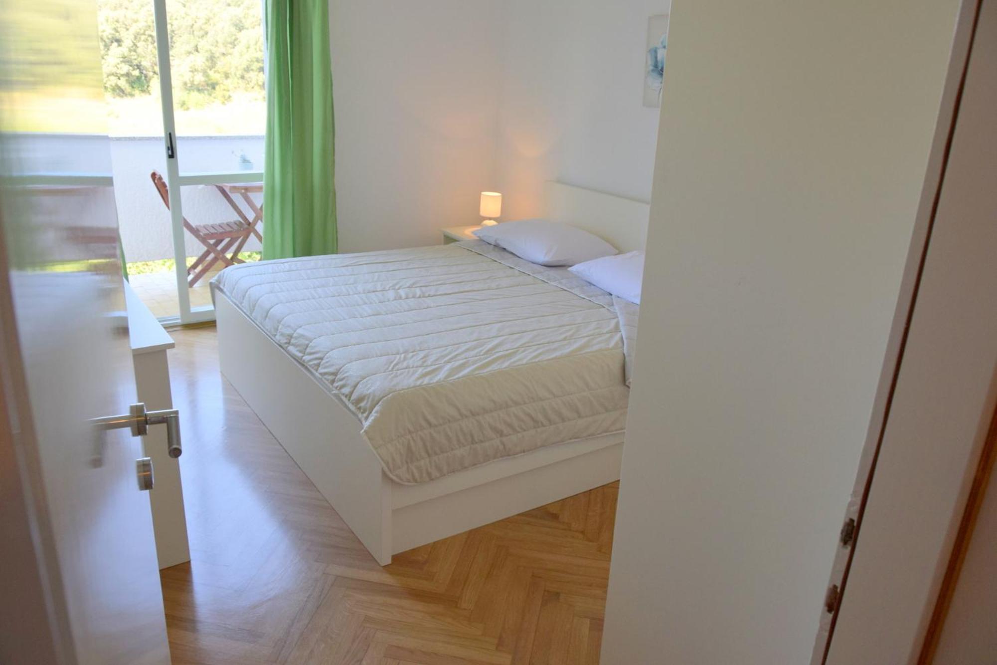 James Bond Apartments New Translation Pokoj fotografie