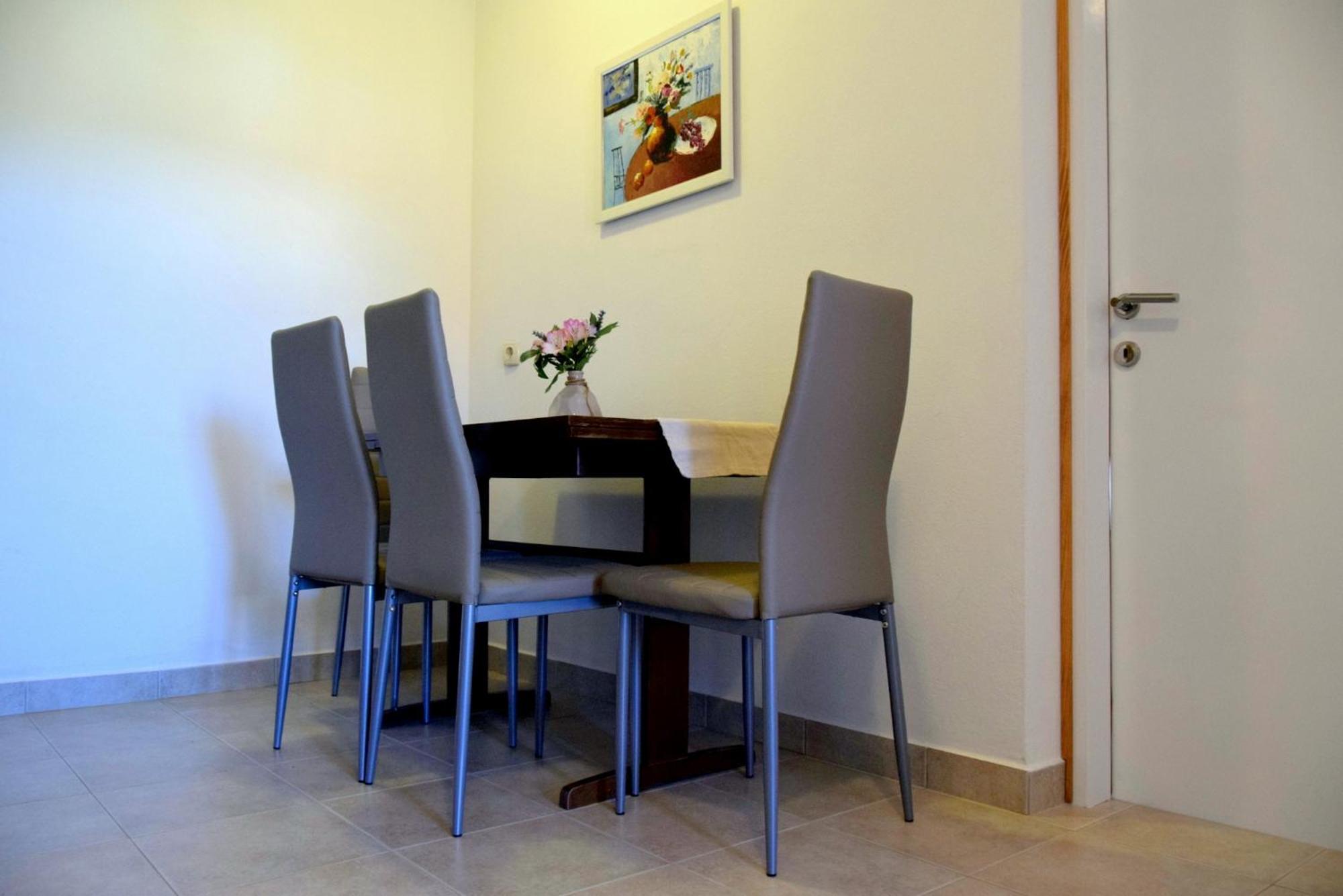 James Bond Apartments New Translation Pokoj fotografie